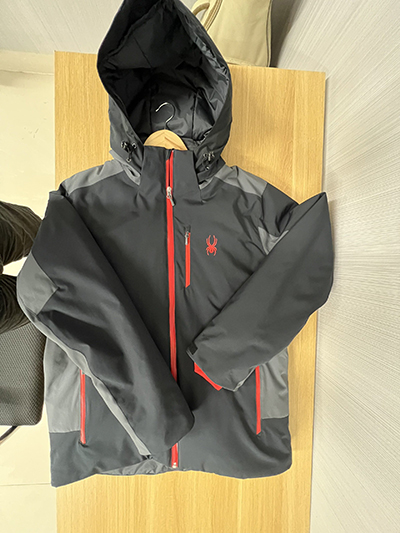Jacket with seam lines