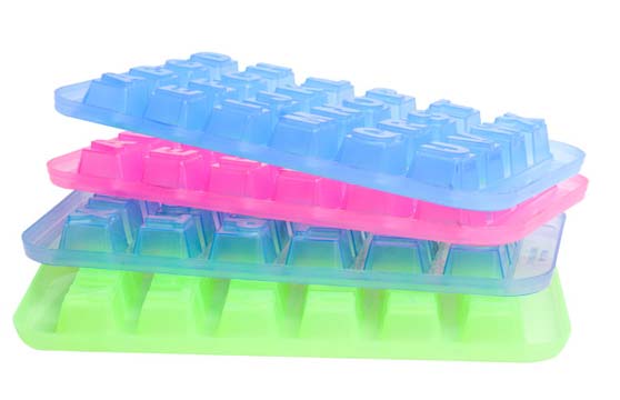 Plastic tray
