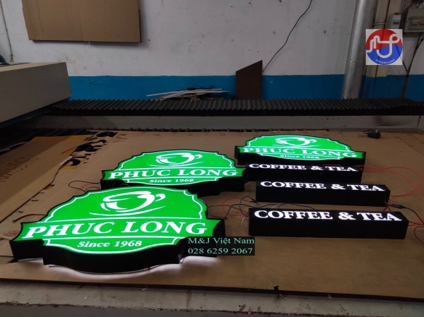 Frameless aluminium letter