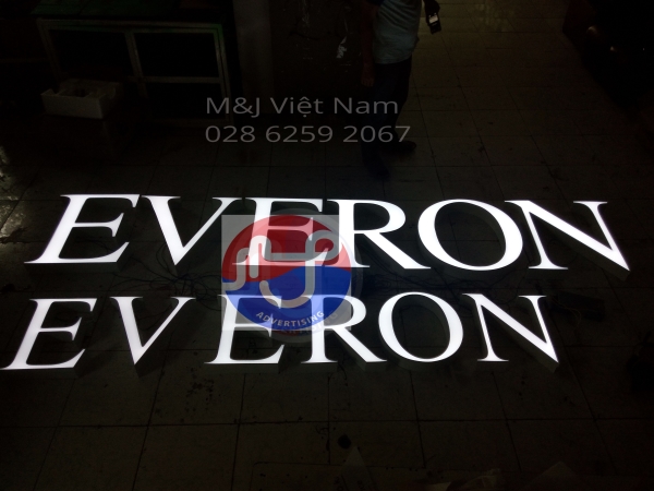 Frameless aluminium letter