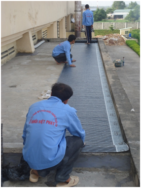 Waterproofing the gap between the two houses