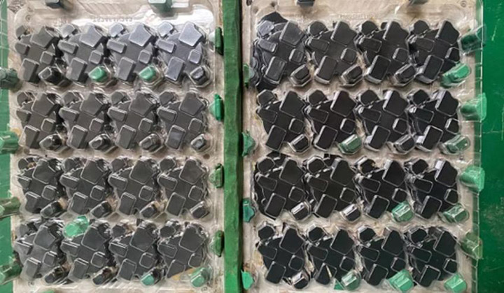 Thermoforming mold