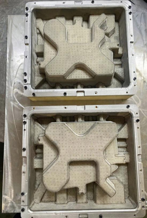 Paper pulp mold