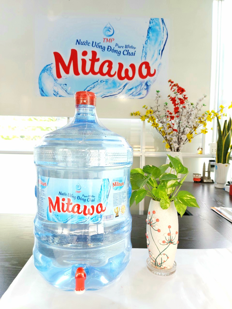 5 Gallon water bottles 19L