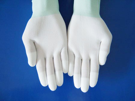 Cleanroom gloves