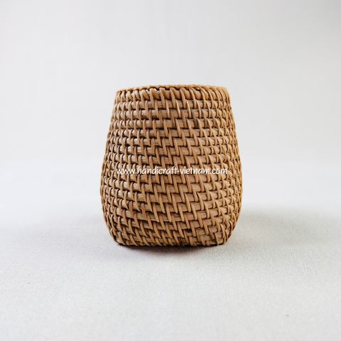 Square-bottom guot cup