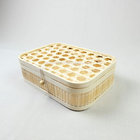 Bamboo box with lattice lid