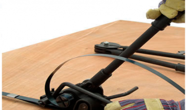 Steel strapping tool