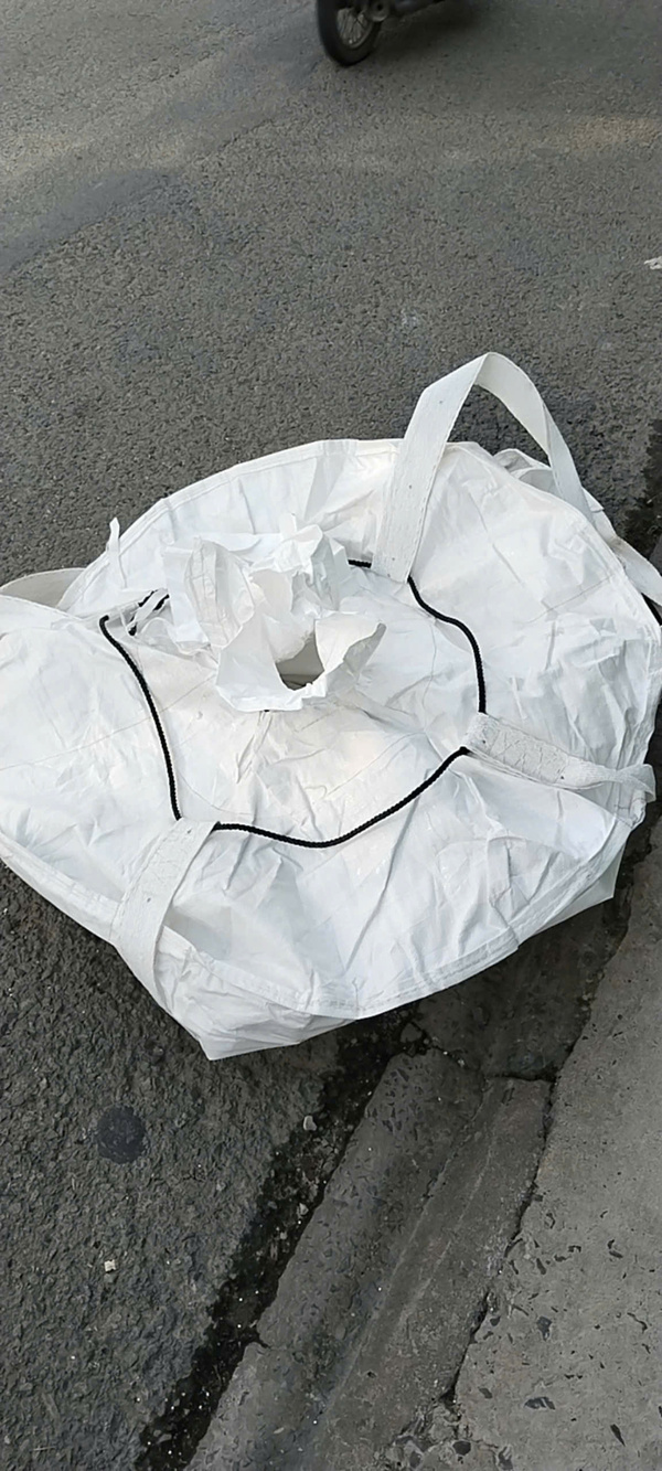 Discharge bottom jumbo bag