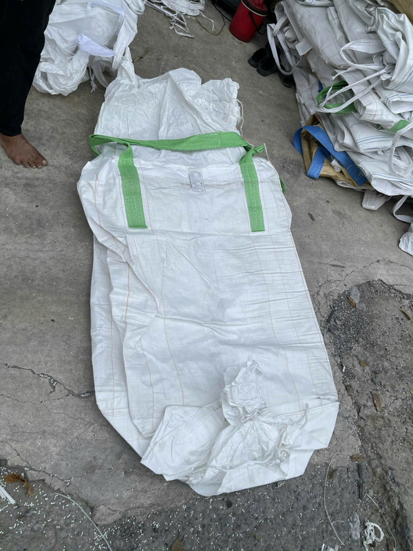 Discharge bottom jumbo bag