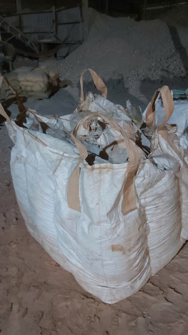 Discharge bottom jumbo bag