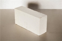 Heat resistant bricks