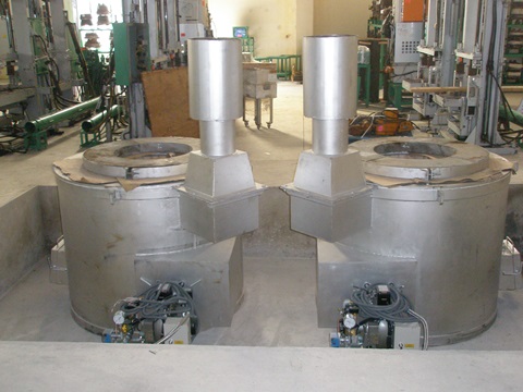 Electric-pot aluminum furnace