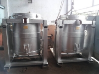Tilting-pot aluminum furnace