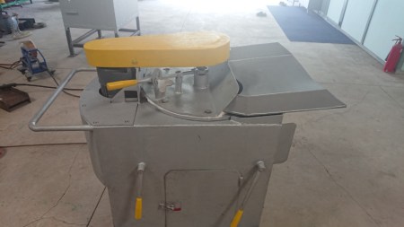 Aluminum dross separator