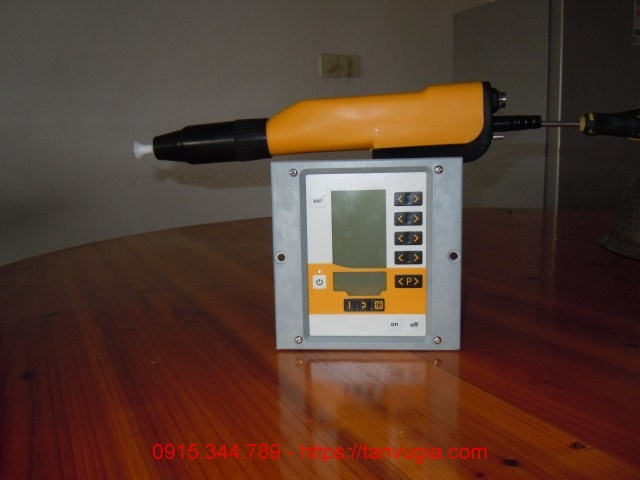 Electrostatic spray guns