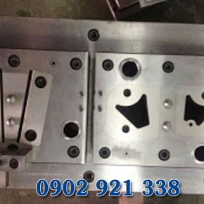 Continuous stamping mould