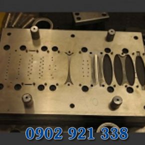 Continuous stamping mould