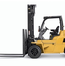 6 tons Caterpillar forklift