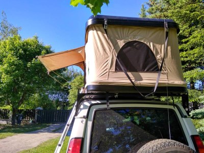 Tourist tent