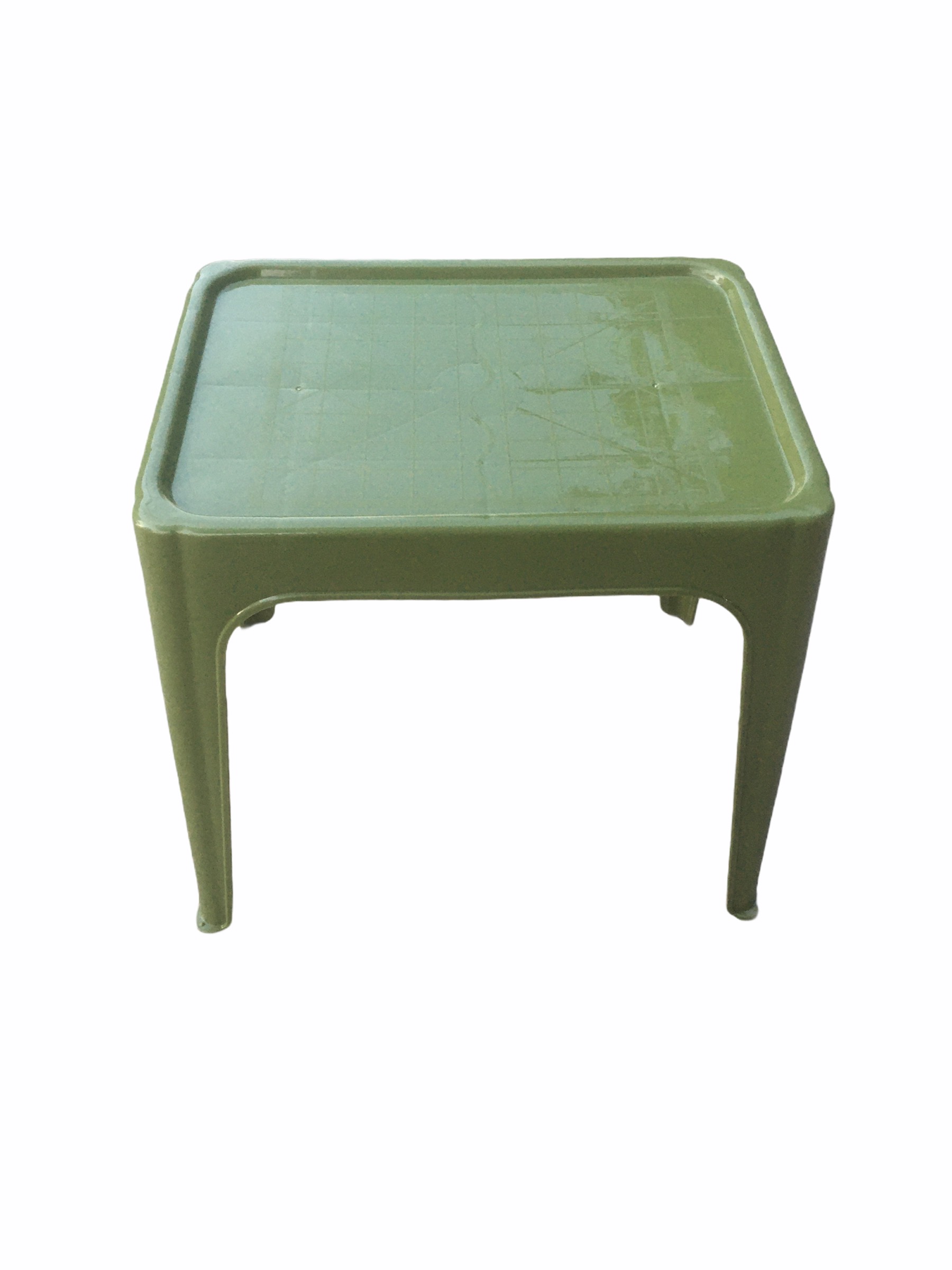 Plastic tea table