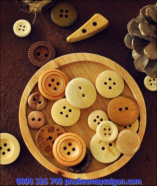 Wood buttons