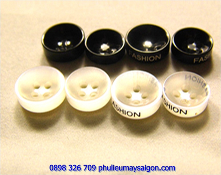 Plastic buttons