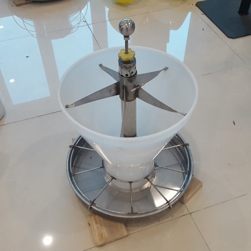 Plastic post-weaning feeder
