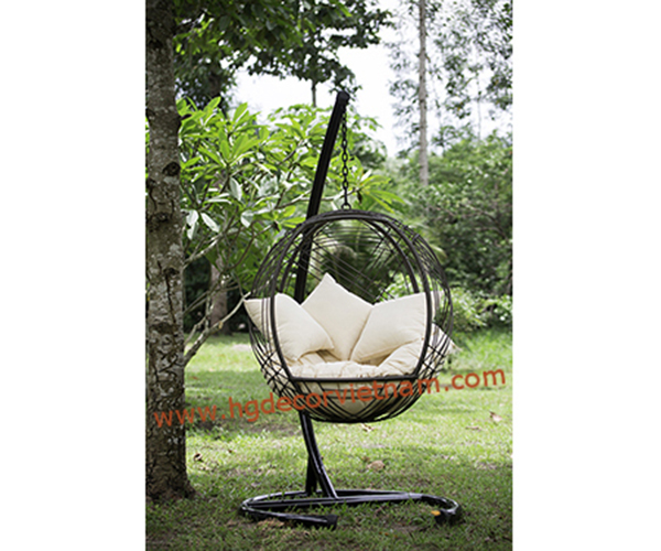 Poly rattan swing chair