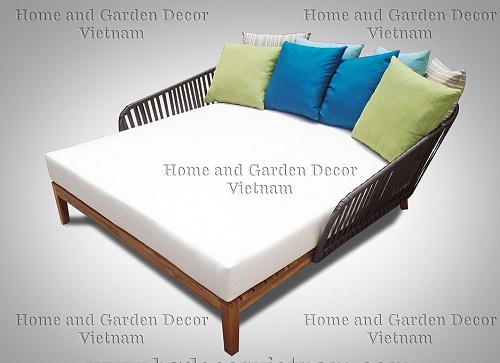 Poly rattan daybed