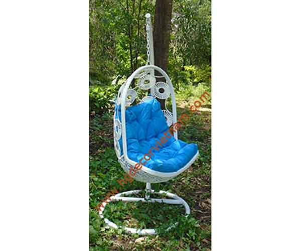 Poly rattan swing chair