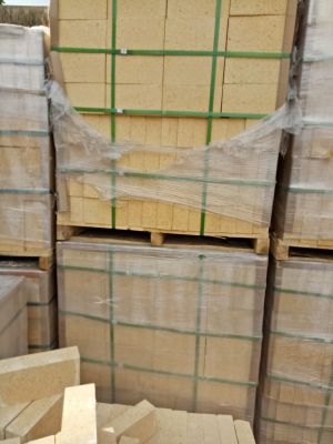 Refractory high alumina brick