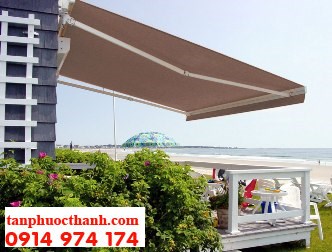 Retractable awning