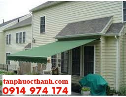 Retractable awning