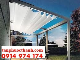 U-shaped corrugated retractable awning