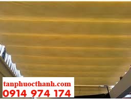 U-shaped corrugated retractable awning