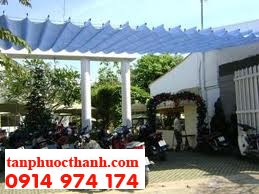 U-shaped corrugated retractable awning