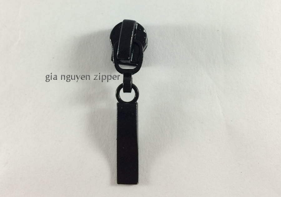Zipper head