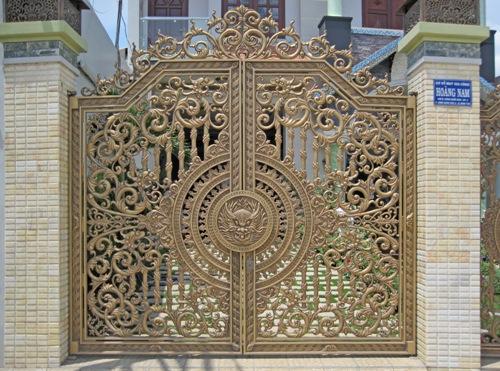 Powder coating for gate