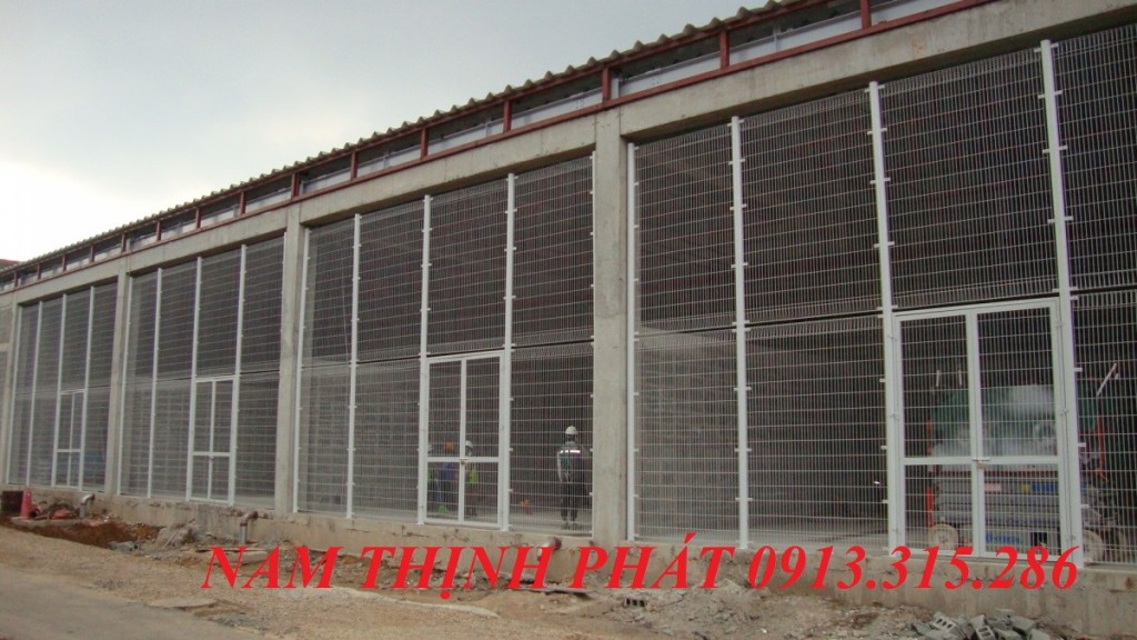 Mesh fence