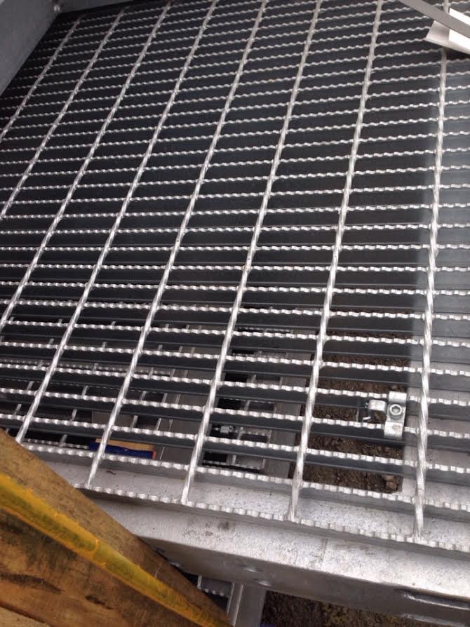 Grating plate