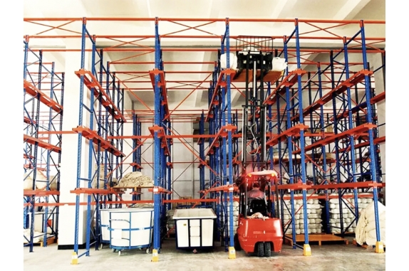 Sliding pallet racks
