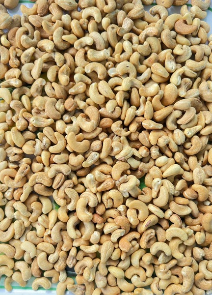 Cashew kernels