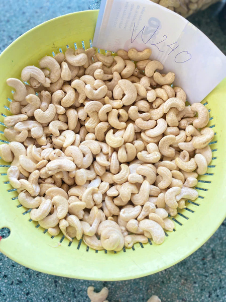 Cashew kernels