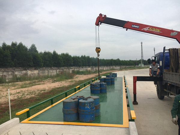 Weighing equipment and accessories