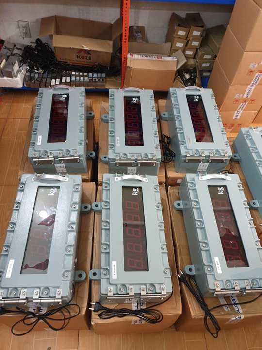 Weighing equipment and accessories