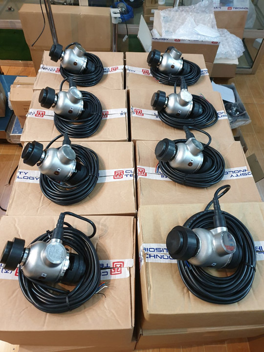 Weighing equipment and accessories