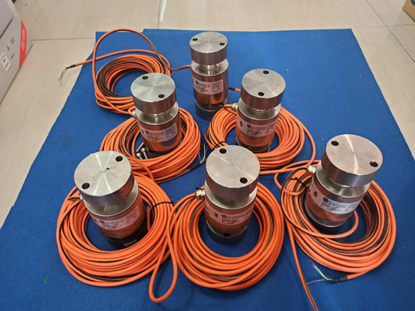 Weighing equipment and accessories