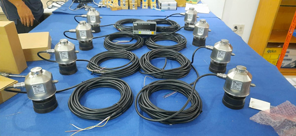 Weighing equipment and accessories