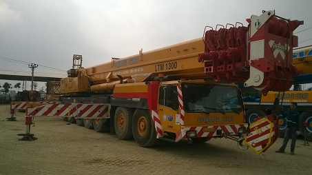 LIEBHERR -LTM1300 (300 tons)